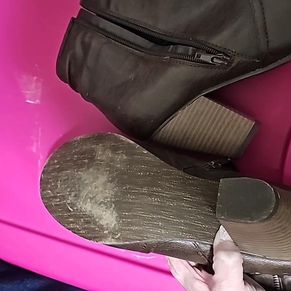 Size 10m g by guess brown ankle boots. - Picture 4 of 6